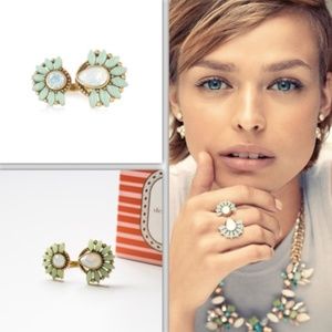 New* Stella & Dot (Retired) Zinnia Cocktail ring